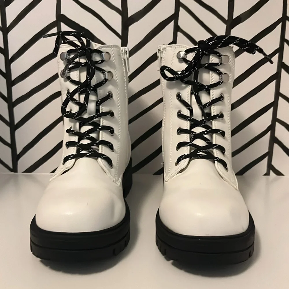 White combat boots - Picture 2 of 3